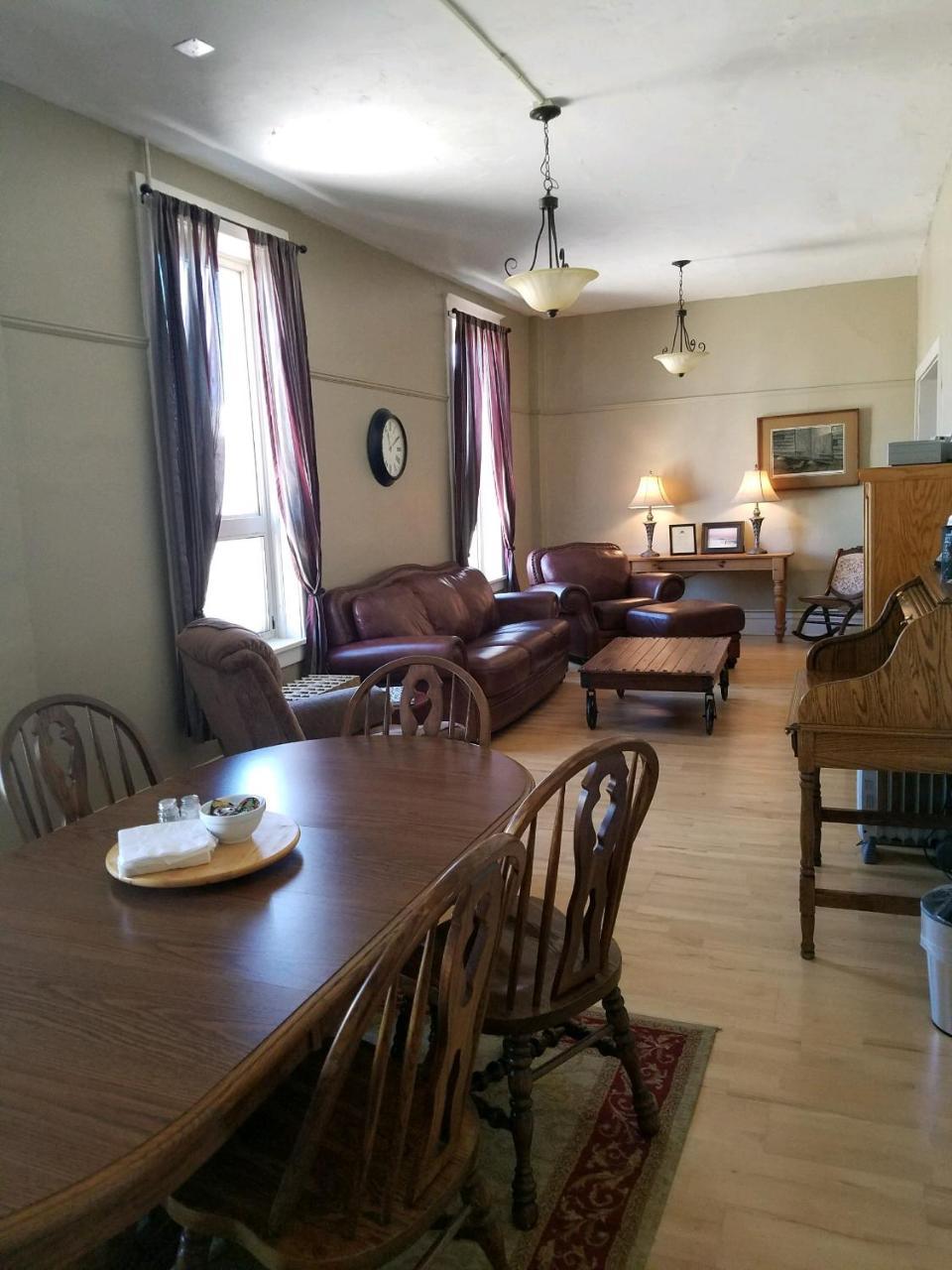 The Westland Suite Chester Esterno foto